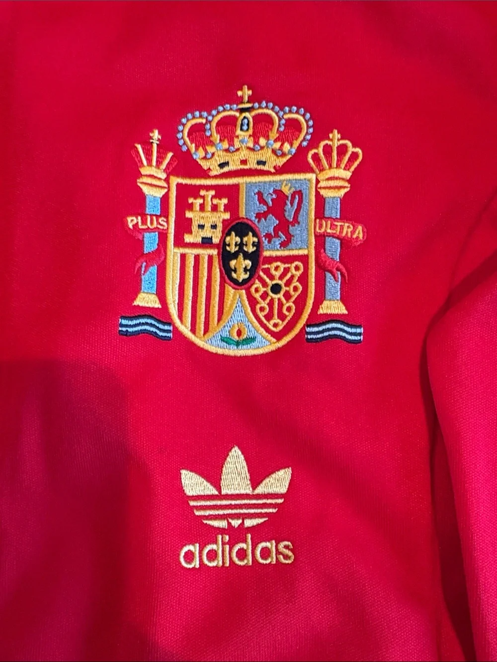 adidas men’s Large Retro Spain Red Track Jacket with Navy & Yellow Crest Accents
